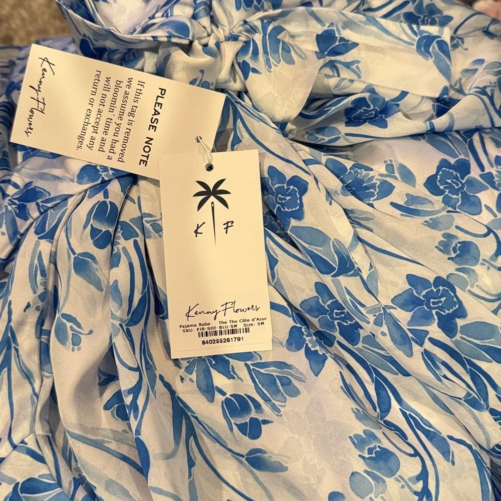 NEW💙🤍Kenny Flowers The Côte d'Azur" Pajama Robe $128 - Picture 4 of 4